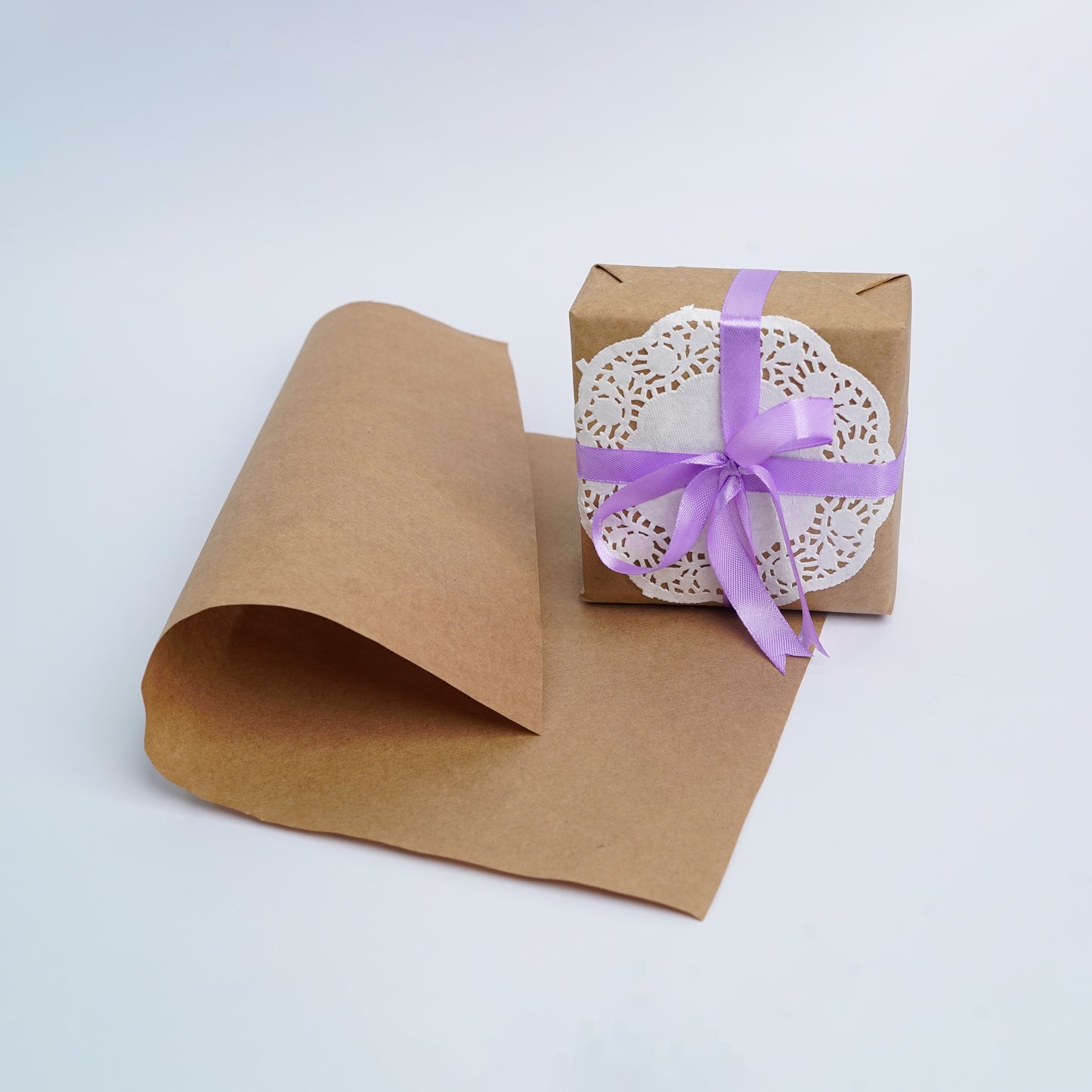 Brown gift wrap with doilee and ribbon (big)
