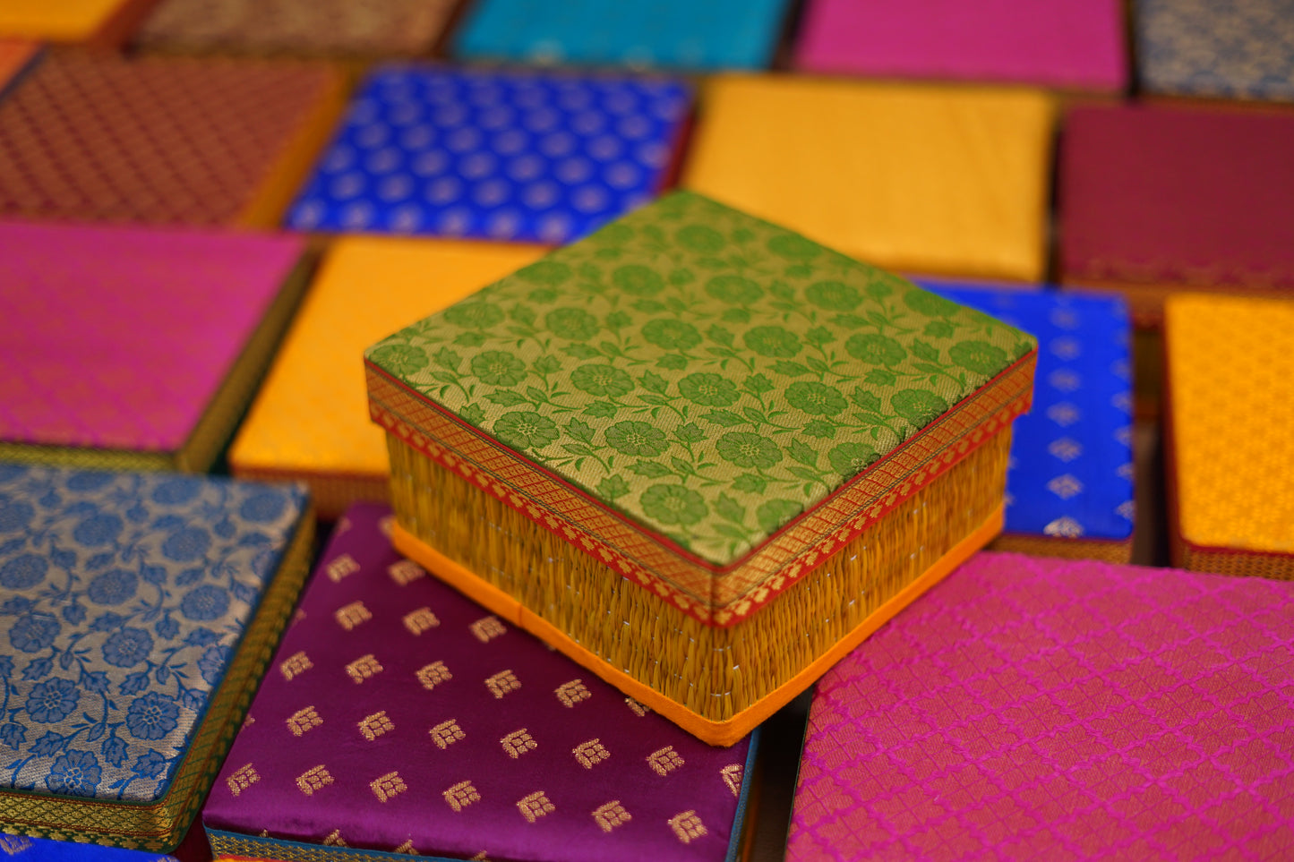 Korai square silk box