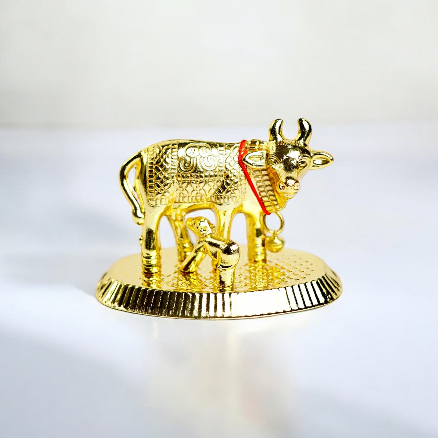 Cow and calf statue Gold