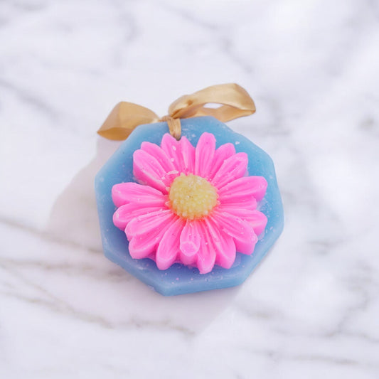 Daisy scented candle pink