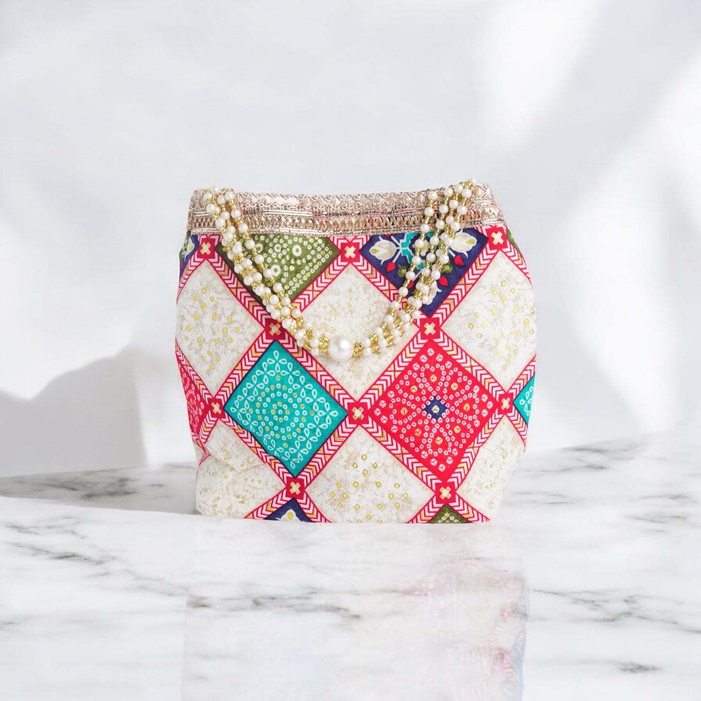 Embroidery pearl bag (Assorted)