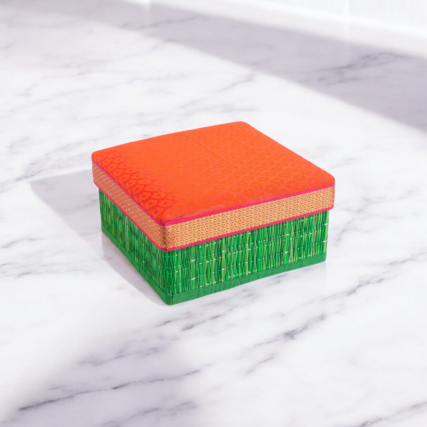 Korai square silk box