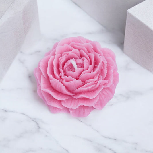 Peony scented candle (baby pink)