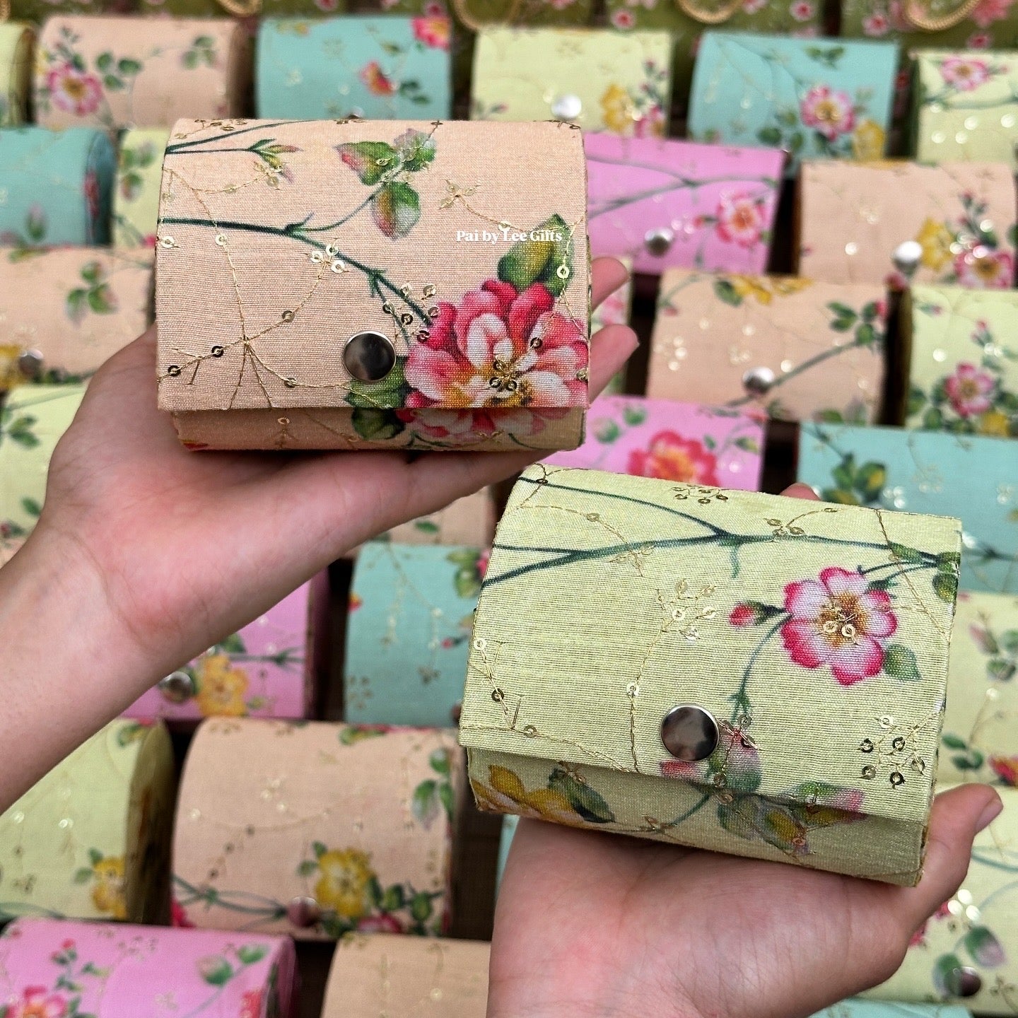 Pastel Floral Bangle box (Roll) assorted