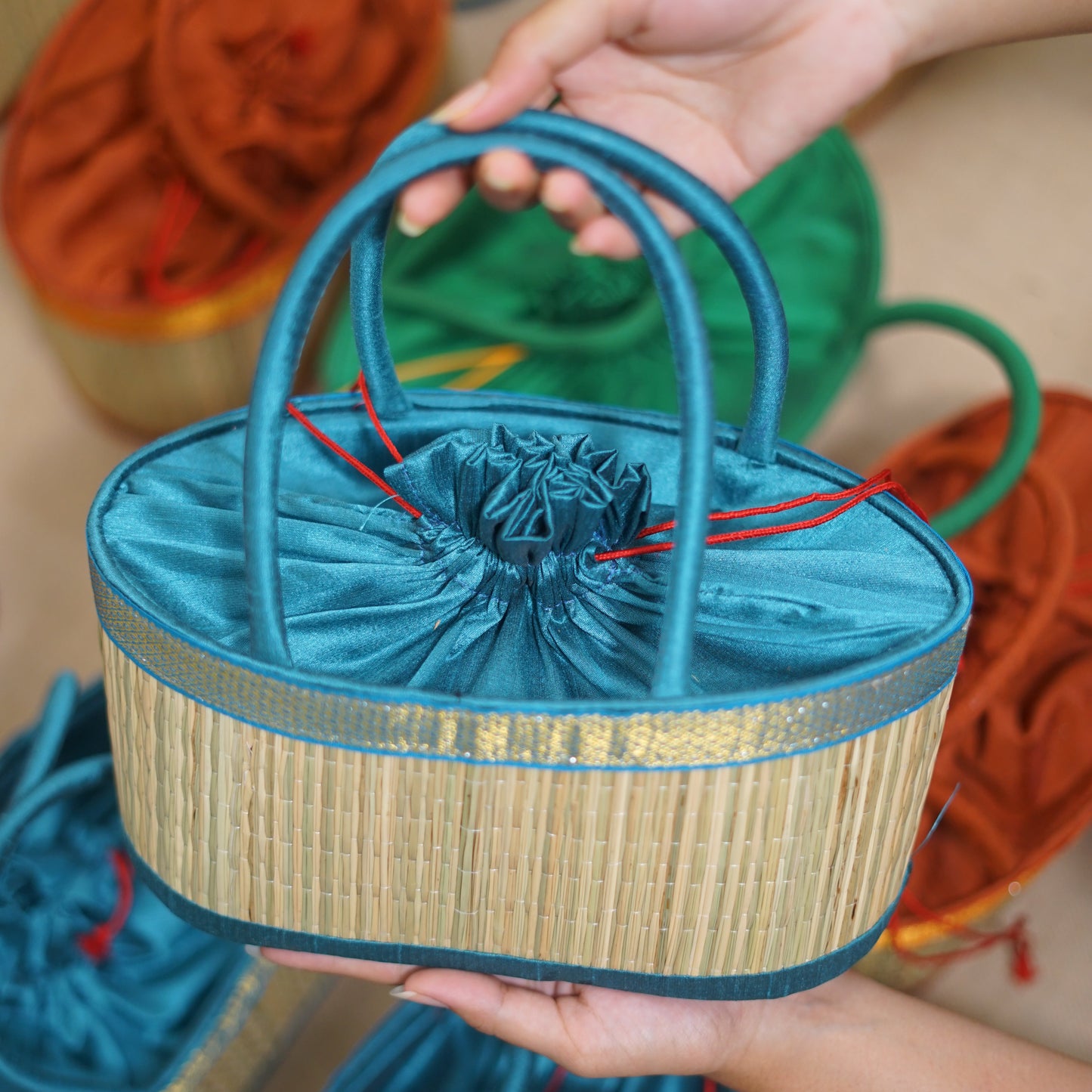 Korai cylindrical silk basket (Assorted)