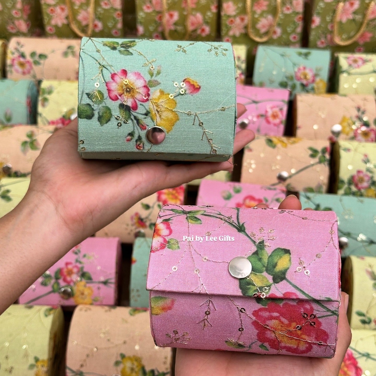 Pastel Floral Bangle box (Roll) assorted