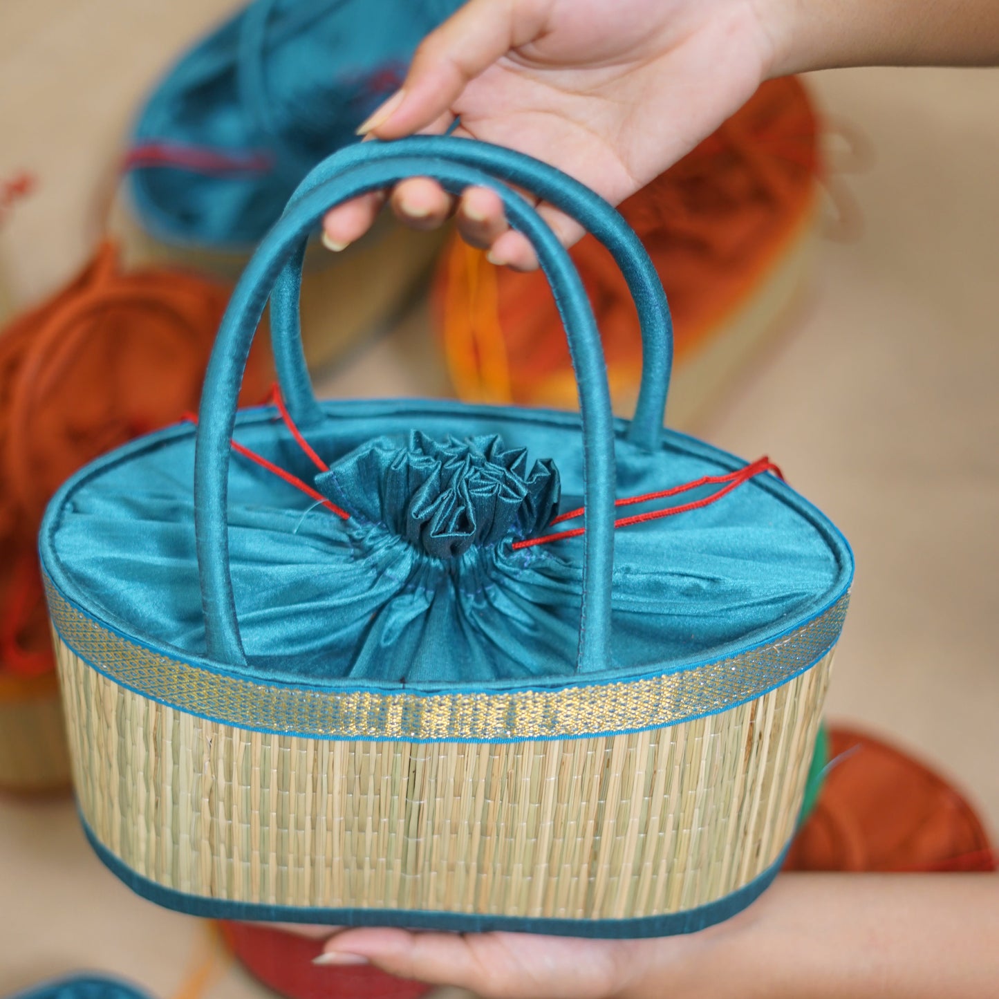 Korai cylindrical silk basket (Assorted)