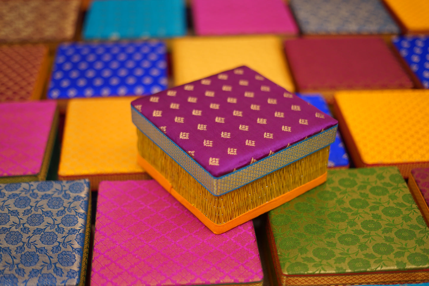 Korai square silk box