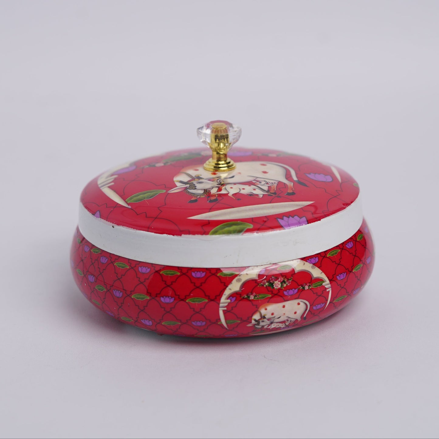 Cow and calf pichwai box (Assorted)