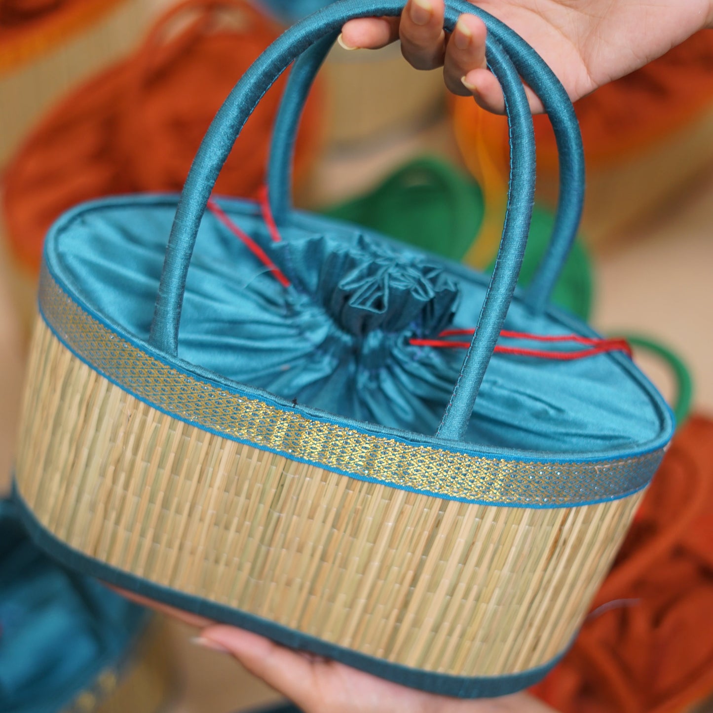 Korai cylindrical silk basket (Assorted)