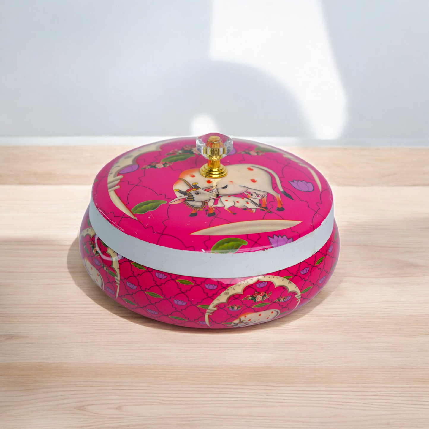 Cow and calf pichwai box (Assorted)